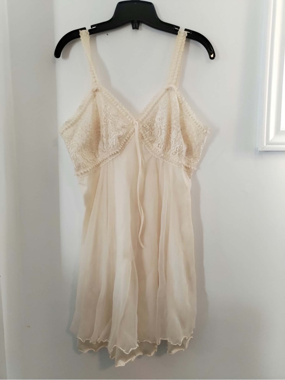 Women’s Vintage Sheer Lace Chemise Slip in Cream - M